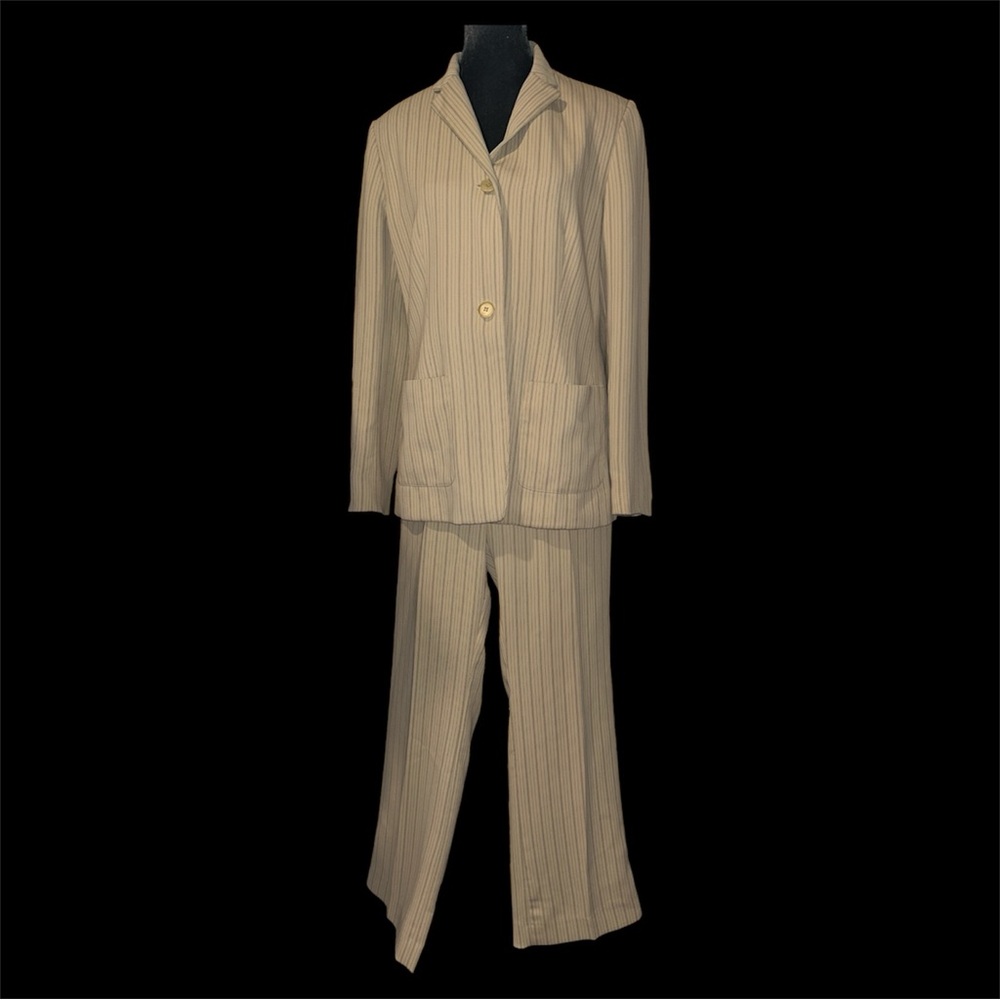 Jones New York 2 piece pinstripe business suit jacket and trousers